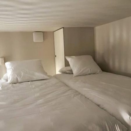 Au Cabinet Childeric Apartment Турне Екстериор снимка