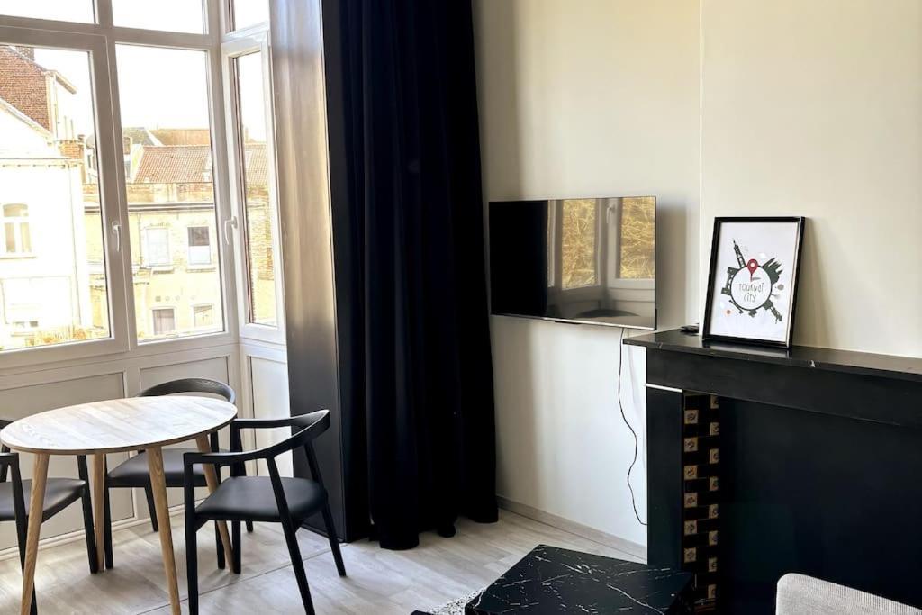 Au Cabinet Childeric Apartment Турне Екстериор снимка