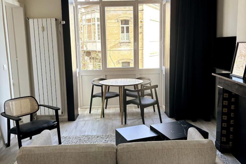 Au Cabinet Childeric Apartment Турне Екстериор снимка